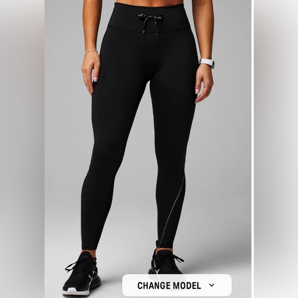Brand new never worn beautiful Fabletics Stride-9 High-Waisted Leggings in black - Picture 2 of 7